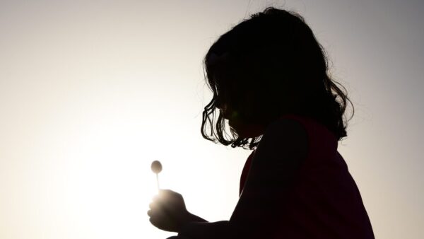 「抱っこして」が言えない子どもたち。元児童養護施設の職員が語る社会的養護とは